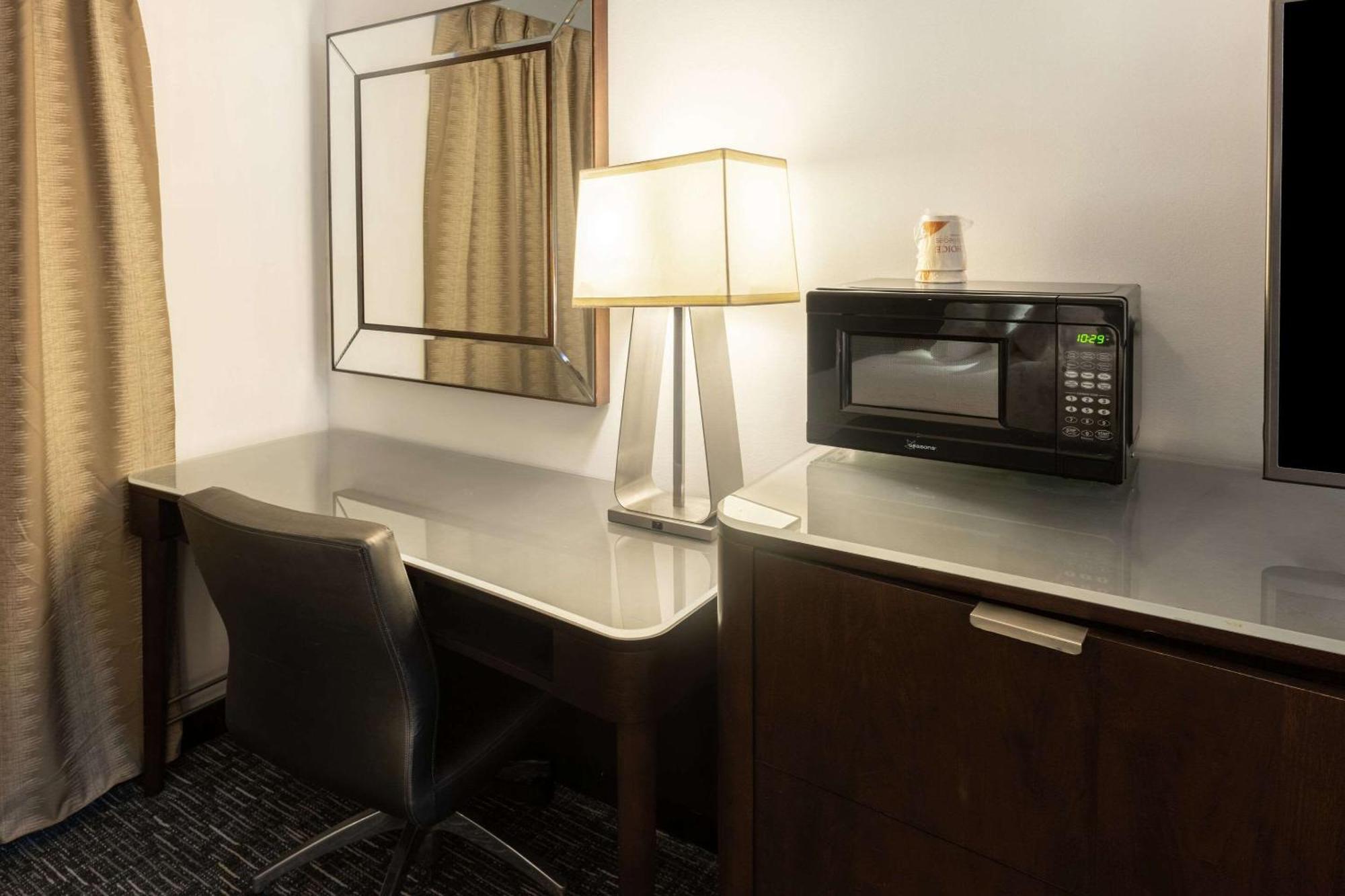 Quality Inn & Suites Caribou Exteriör bild