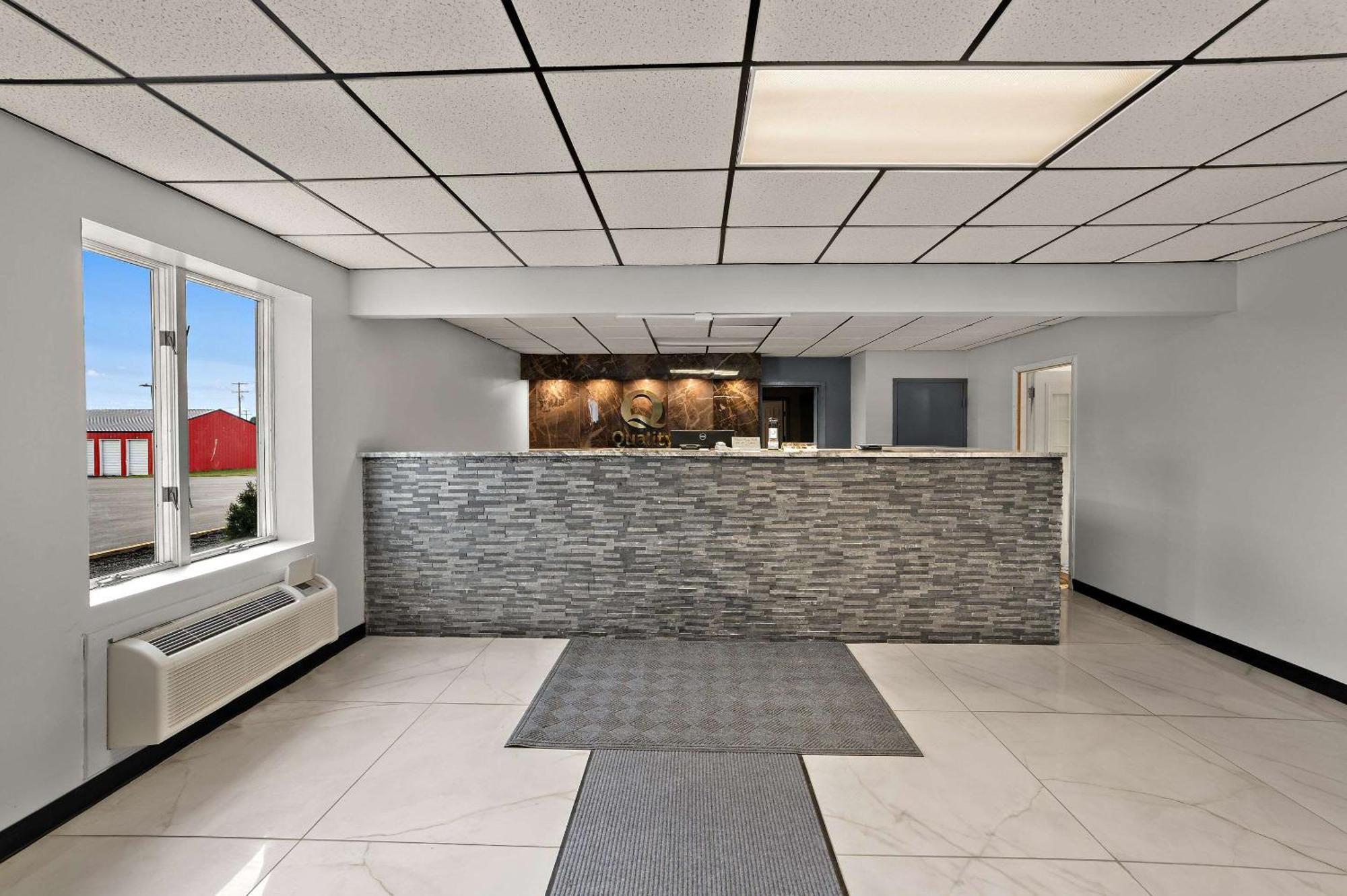 Quality Inn & Suites Caribou Exteriör bild