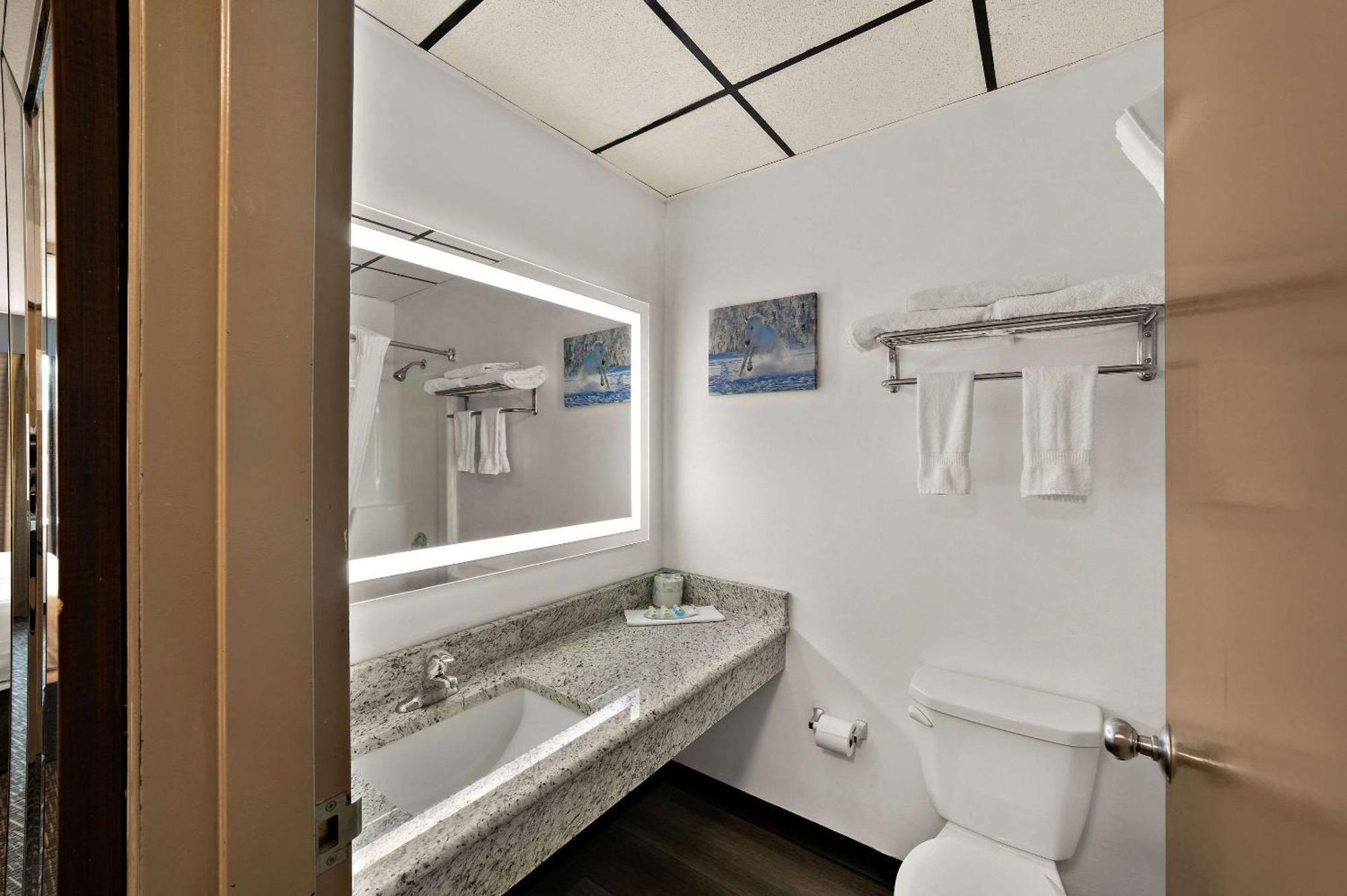 Quality Inn & Suites Caribou Exteriör bild